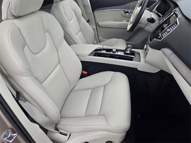 used 2025 Volvo XC90 Plug-In Hybrid car