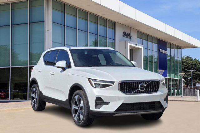 used 2025 Volvo XC40 car, priced at $35,670