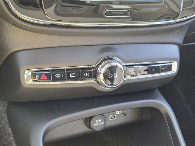 used 2025 Volvo XC40 car, priced at $35,670