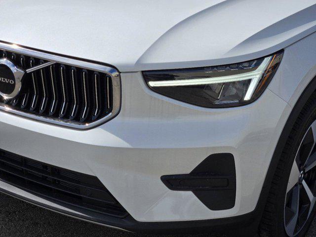 used 2025 Volvo XC40 car, priced at $35,670