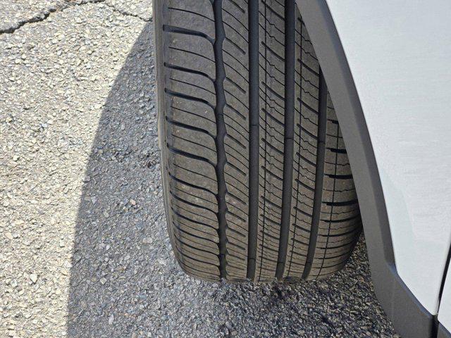 used 2025 Volvo XC40 car, priced at $35,670