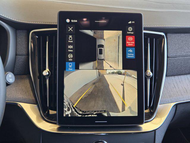 new 2026 Volvo XC90 car, priced at $78,675