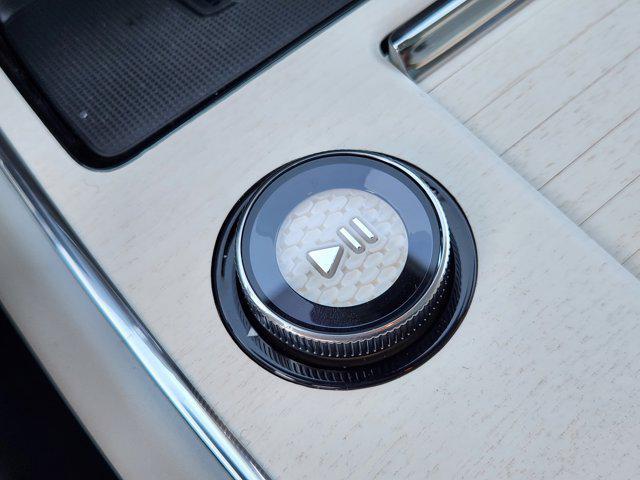 new 2025 Volvo EX90 car, priced at $88,570