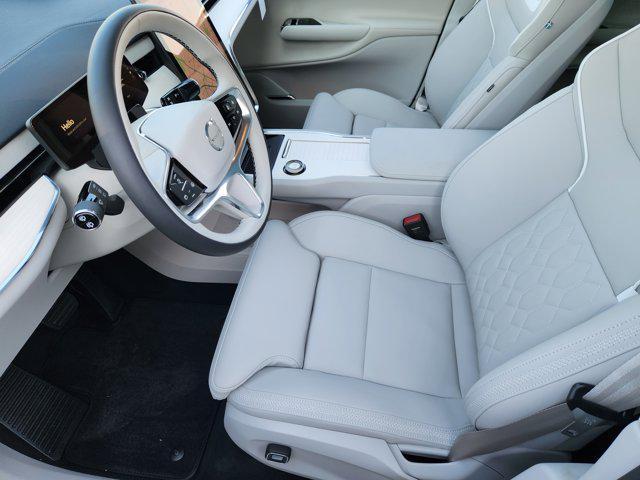 new 2025 Volvo EX90 car, priced at $88,570