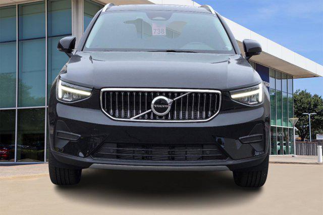 new 2025 Volvo XC40 car, priced at $46,015