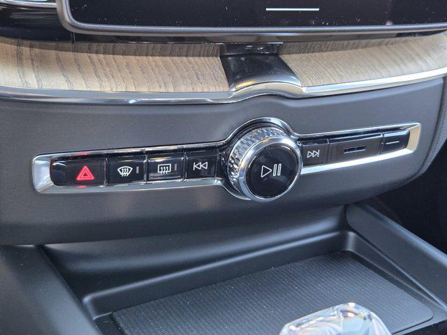 new 2026 Volvo XC60 car, priced at $57,985