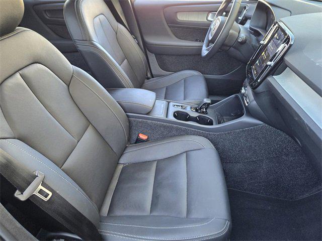 used 2025 Volvo XC40 car, priced at $35,063