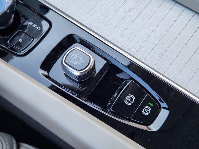 new 2026 Volvo XC60 car, priced at $63,935