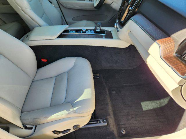 used 2022 Volvo XC60 car, priced at $37,521