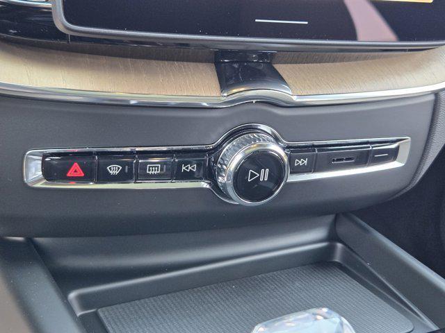 new 2026 Volvo XC60 car, priced at $57,985