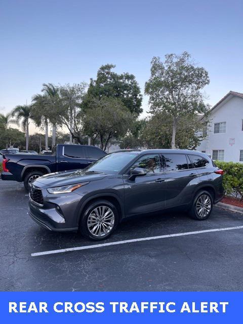 used 2022 Toyota Highlander car, priced at $37,726