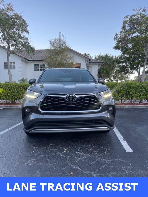 used 2022 Toyota Highlander car, priced at $37,726