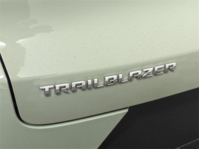 new 2025 Chevrolet TrailBlazer car, priced at $27,995