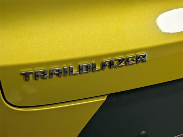 new 2025 Chevrolet TrailBlazer car, priced at $28,285