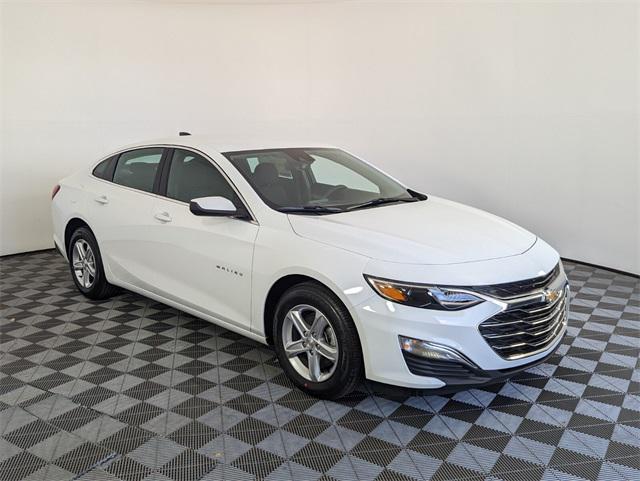 new 2024 Chevrolet Malibu car, priced at $19,995