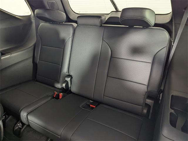 new 2025 Chevrolet Traverse car, priced at $40,895