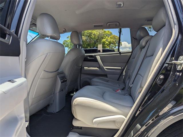 used 2013 Toyota Highlander car, priced at $9,995