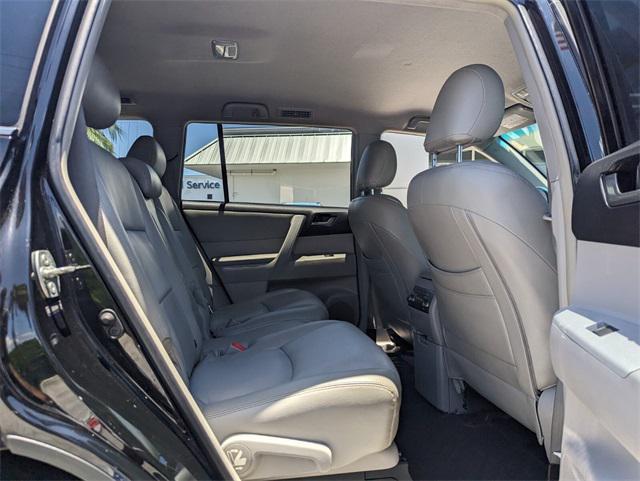 used 2013 Toyota Highlander car, priced at $9,995