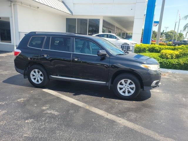 used 2013 Toyota Highlander car, priced at $10,991