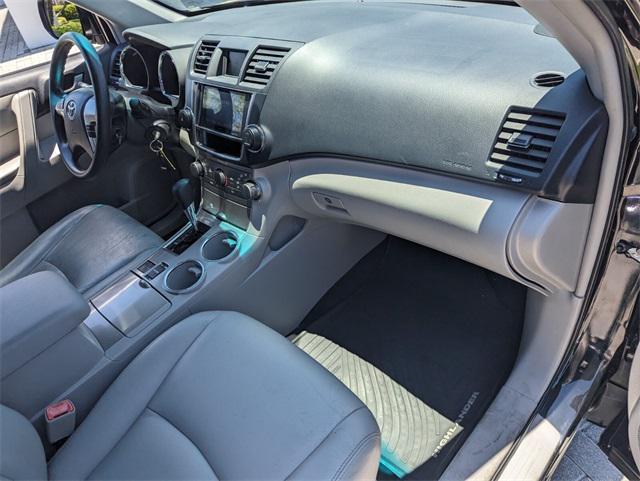 used 2013 Toyota Highlander car, priced at $9,995