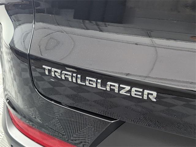 new 2025 Chevrolet TrailBlazer car, priced at $28,390