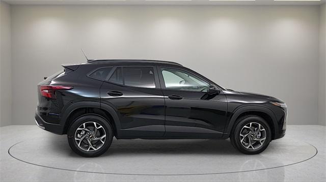 new 2025 Chevrolet Trax car, priced at $24,607