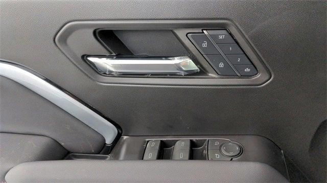 new 2025 Chevrolet Colorado car, priced at $47,155
