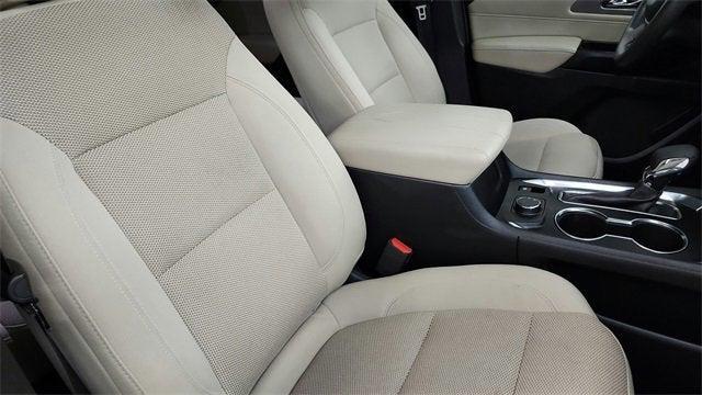 used 2023 Chevrolet Traverse car, priced at $25,999