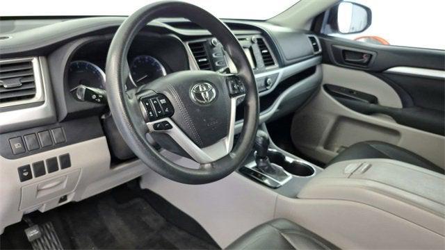 used 2019 Toyota Highlander car, priced at $21,999