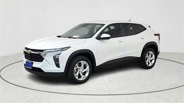 used 2025 Chevrolet Trax car, priced at $21,637