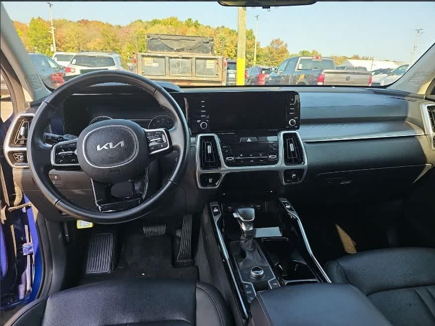 used 2022 Kia Sorento car, priced at $31,988