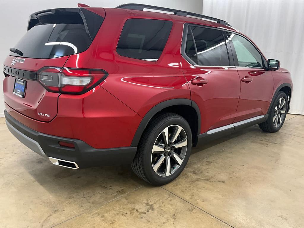 new 2025 Honda Pilot car, priced at $55,715