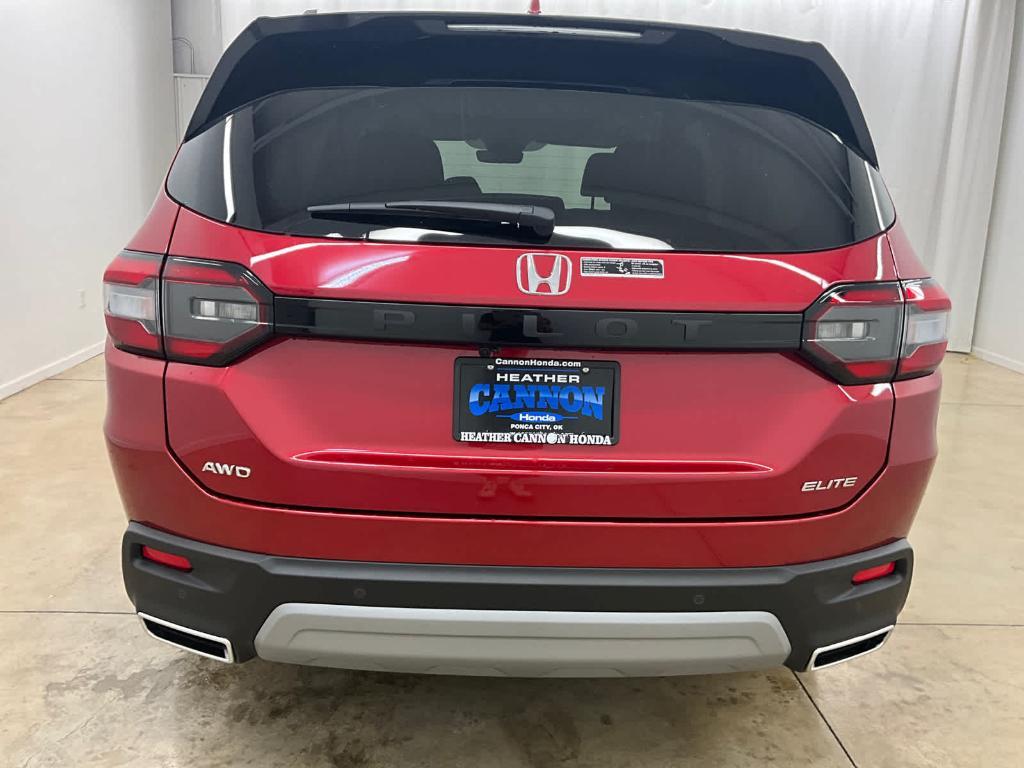 new 2025 Honda Pilot car, priced at $55,715