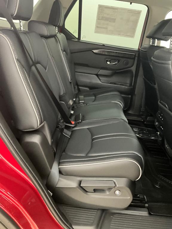 new 2025 Honda Pilot car, priced at $55,715