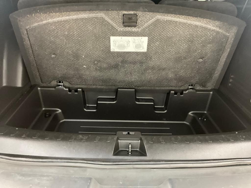 used 2021 Chevrolet Traverse car, priced at $28,988