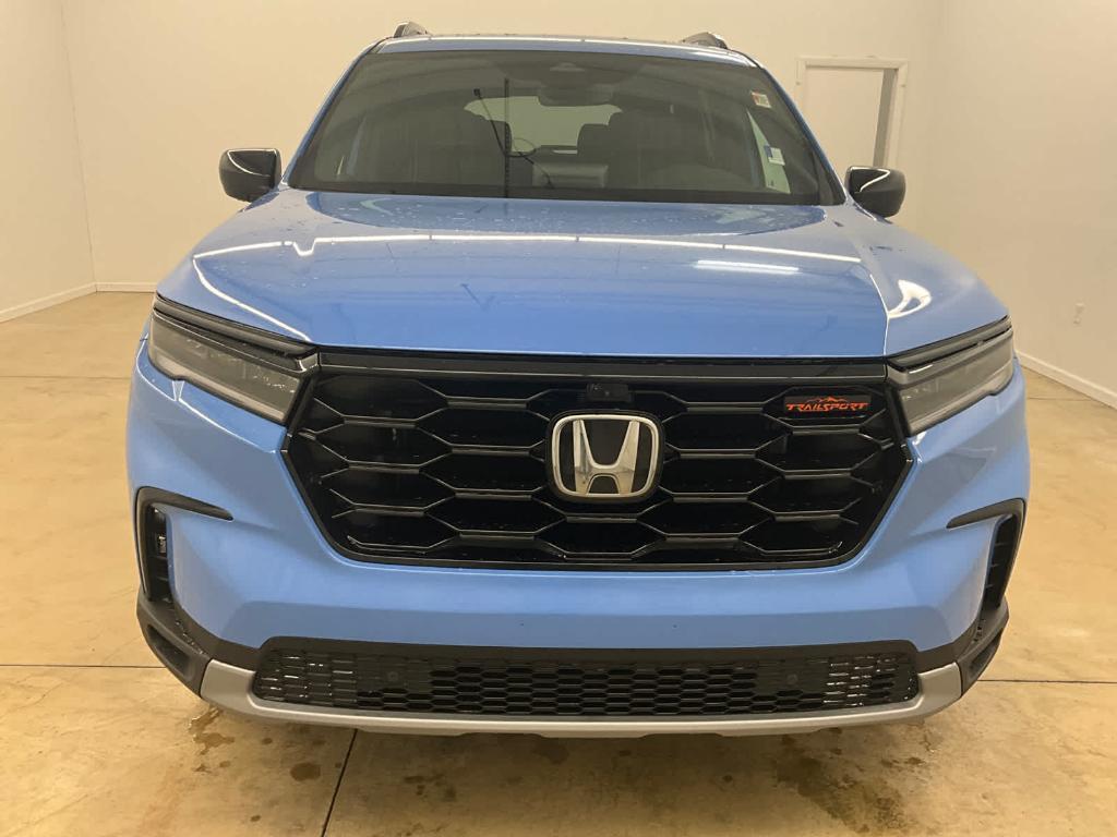 new 2025 Honda Pilot car, priced at $49,990