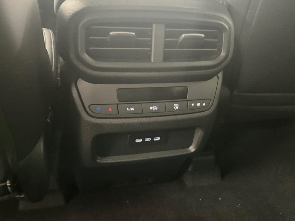 new 2025 Honda Pilot car, priced at $44,950