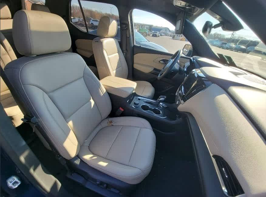 used 2022 Chevrolet Traverse car, priced at $30,988