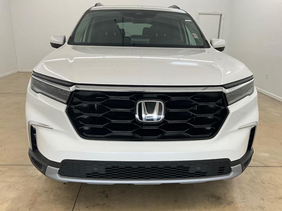 new 2025 Honda Pilot car, priced at $53,350