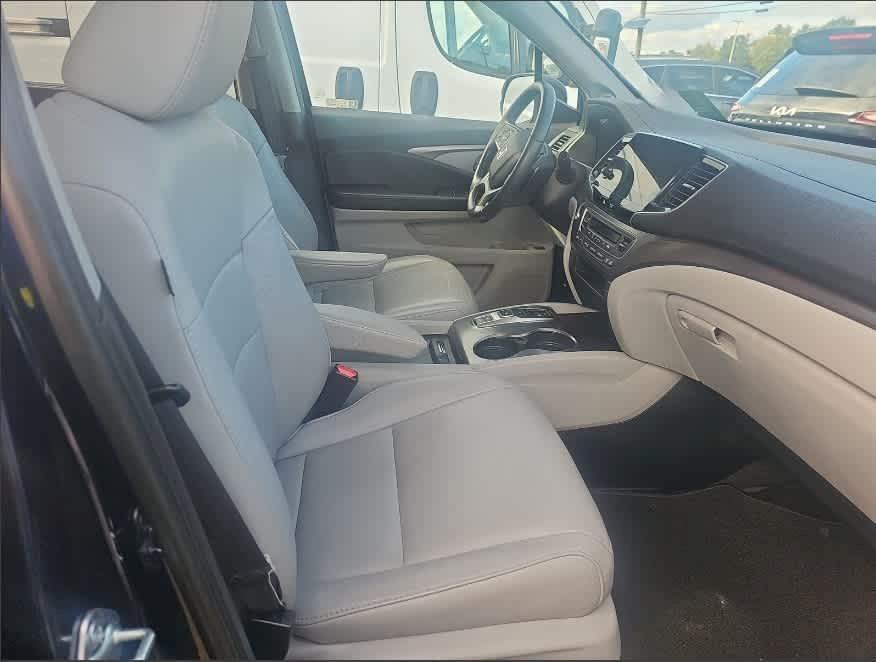 used 2022 Honda Pilot car, priced at $32,988