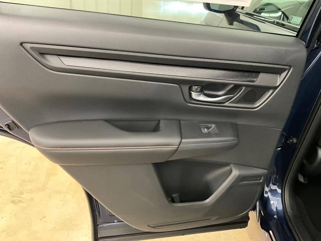 new 2026 Honda CR-V Hybrid car, priced at $41,675