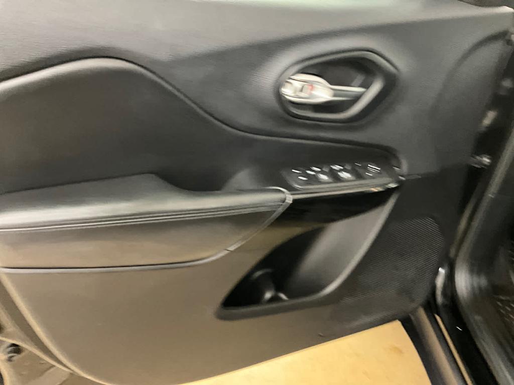 used 2019 Jeep Cherokee car, priced at $19,986