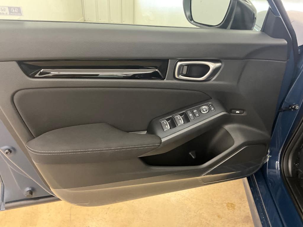new 2025 Honda Civic Hybrid car, priced at $30,555