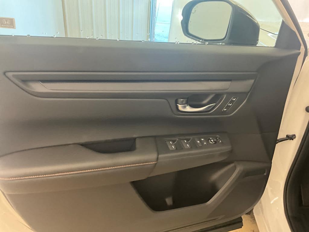 new 2026 Honda CR-V Hybrid car, priced at $40,630