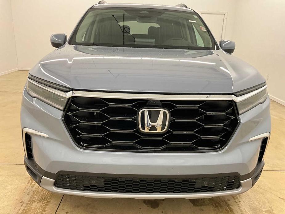 new 2025 Honda Pilot car, priced at $54,930