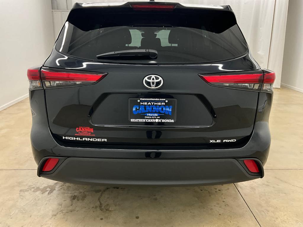 used 2021 Toyota Highlander car, priced at $32,826