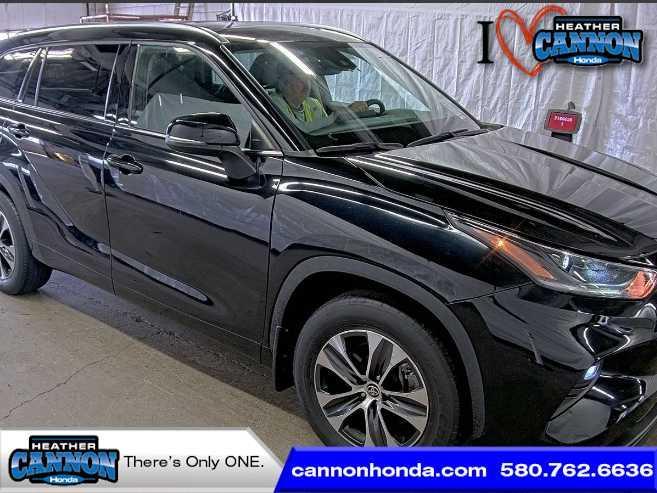 used 2021 Toyota Highlander car, priced at $34,680