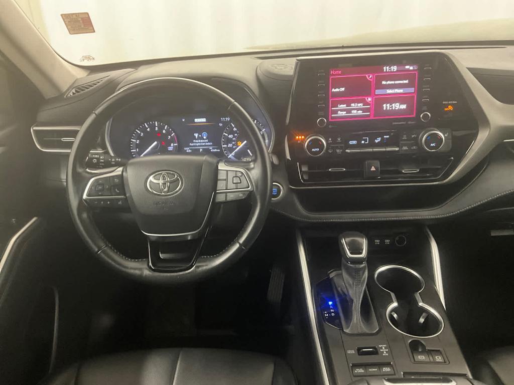 used 2021 Toyota Highlander car, priced at $33,988