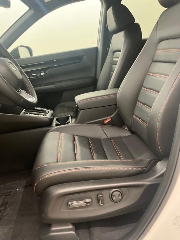 new 2026 Honda CR-V Hybrid car, priced at $42,600