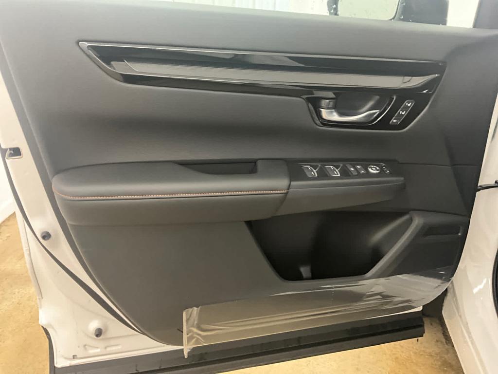 new 2026 Honda CR-V Hybrid car, priced at $42,600